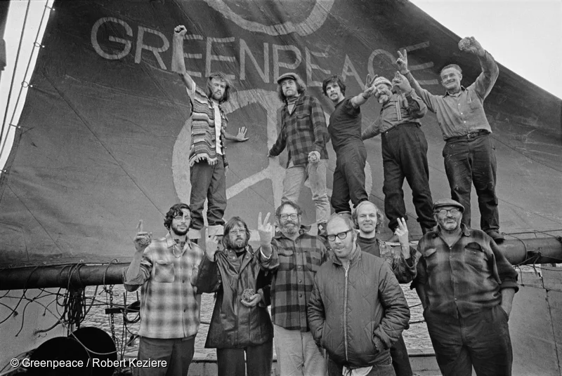 Załoga pierwszego statku Greenpeace Phyllis Cormack