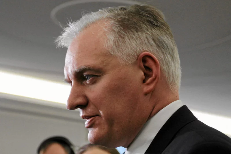Jarosław Gowin chce zaostrzyć przepisy prawa rodzinnego, aby bardziej chroniły rodzinę.