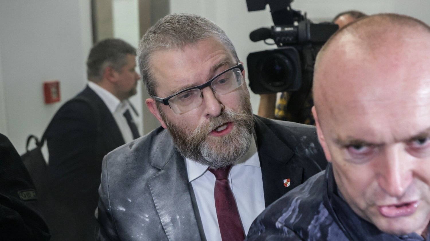 Zbiórki pieniędzy dla Brauna. Serwis Zrzutka.pl wydał oświadczenie.