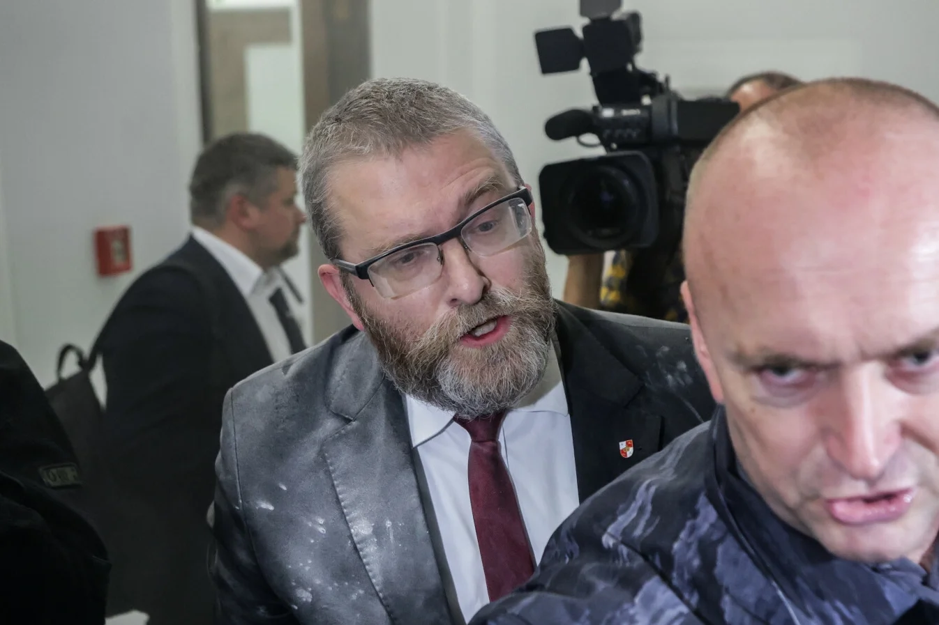 Zbiórki pieniędzy dla Brauna. Serwis Zrzutka.pl wydał oświadczenie.