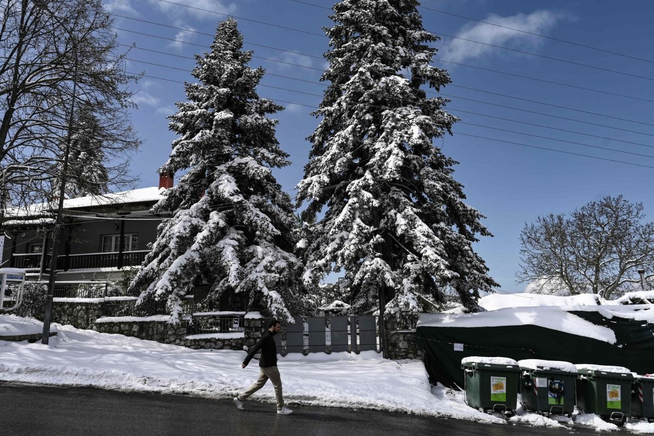 Pogoda zaskoczyła nie tylko w Polsce. Atak zimy w wakacyjnym raju Polaków. W Grecji zima zaskoczyła w środku wiosny. Nagła zmiana pogody.