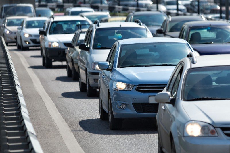 Krótkoterminowe OC to ubezpieczenie tymczasowe (minimum obowiązujące przez okres 30 dni), które w odróżnieniu od standardowej polisy nie ulega automatycznemu przedłużeniu z chwilą wygaśnięcia okresu ochrony