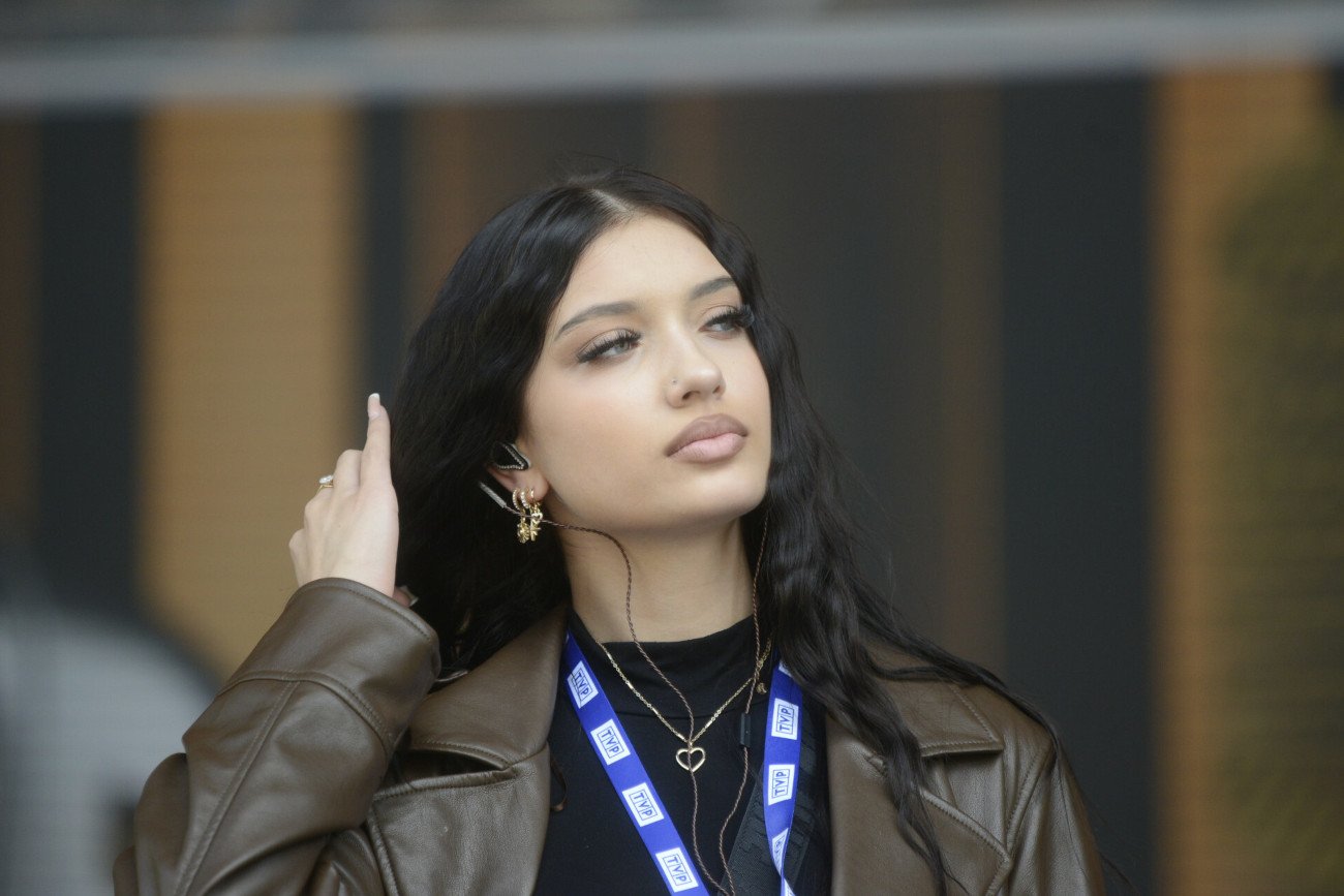 Viki Gabor o nauce w szkole.