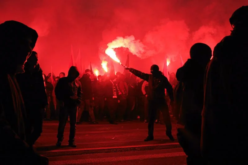 Dlaczego Marsz Niepodległości znowu przerodził się w pełne agresji zamieszki?