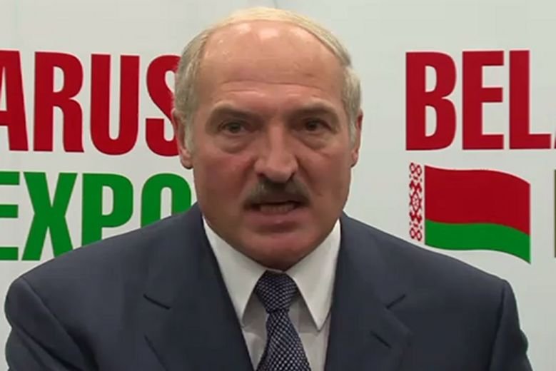 Aleksander Łukaszenka ma trudny orzech do zgryzienia. Czy uda mu sie coś wynegocjować w Moskwie?