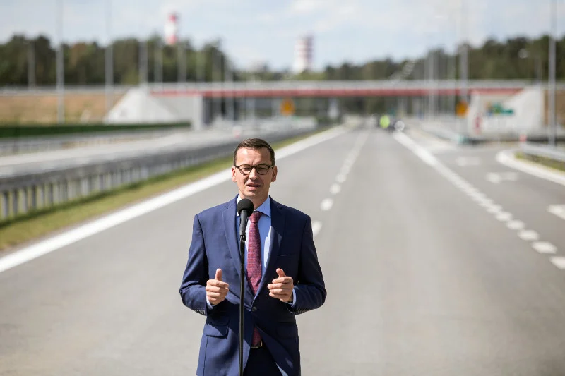 Mateusz Morawiecki uważa, że PO zaniedbało budowę dróg lokalnych.