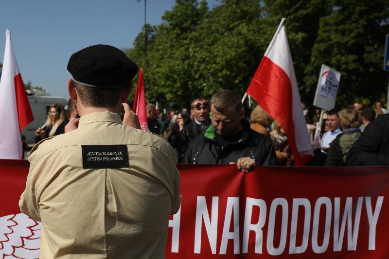 Dariusz Piontkowski chce zakazać Marszów Równości. Narodowcy zachwyceni.