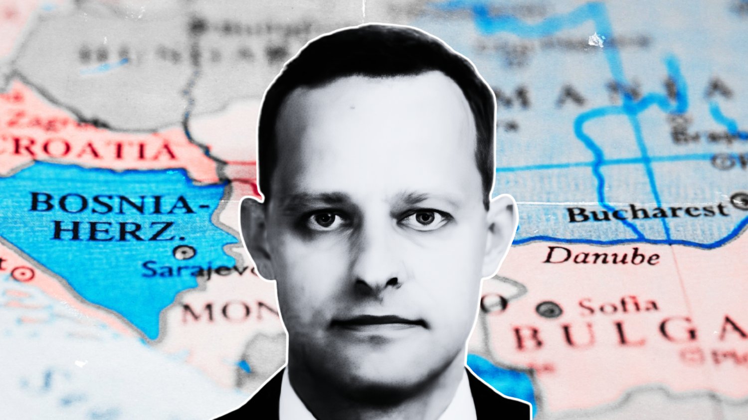 Łowcy cieni ścigają Romanowskiego. Tropy prowadzą na Bałkany Marcin Romanowski na tle mapy Bałkan.