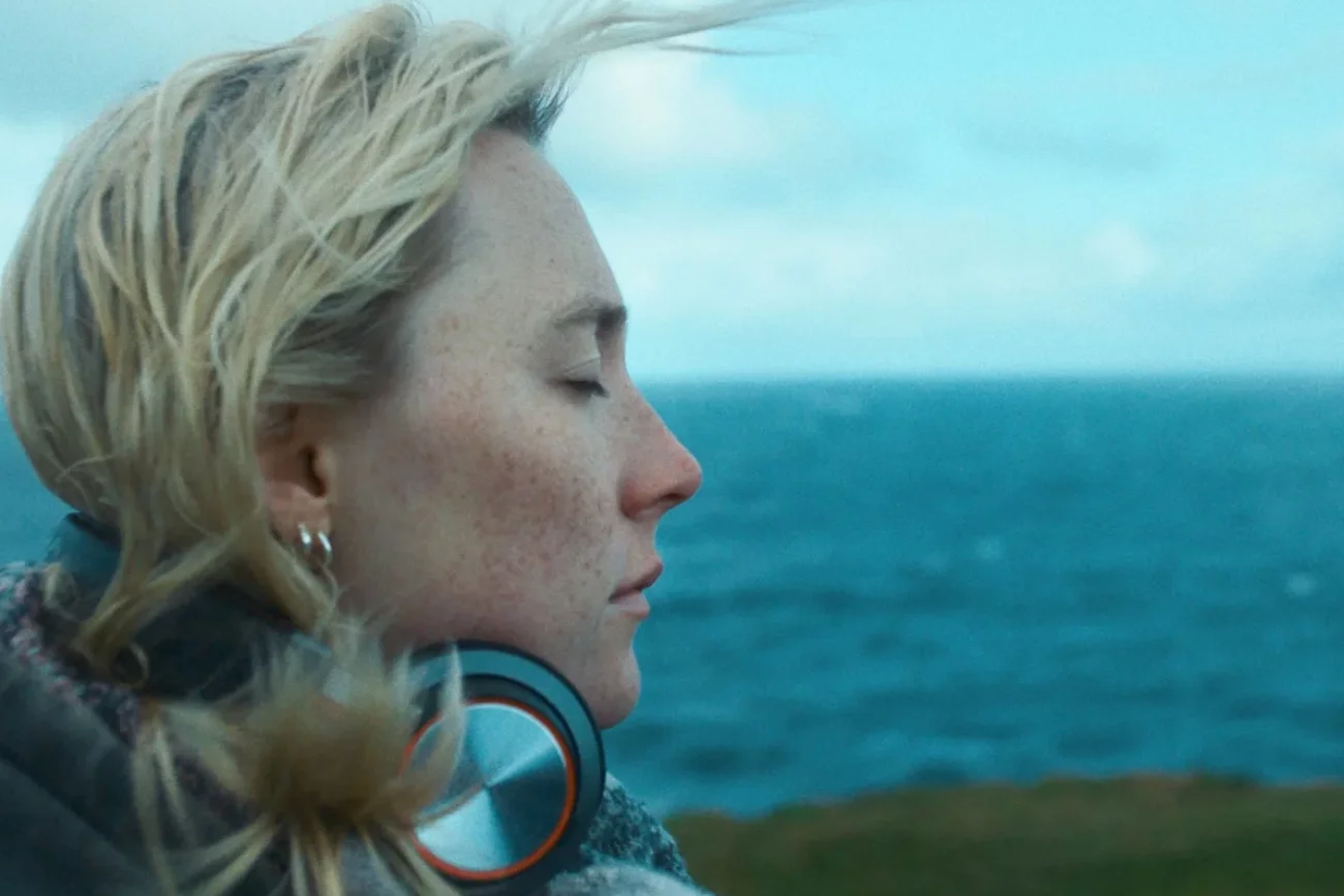 Saoirse Ronan w filmie "Wygon"