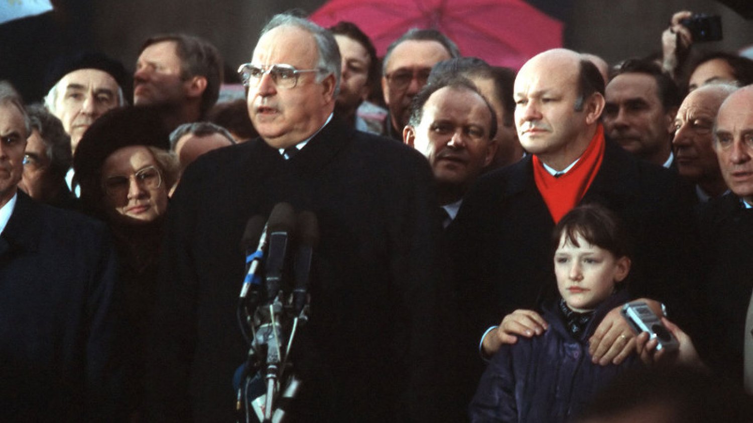 Helmut Kohl nie żyje.