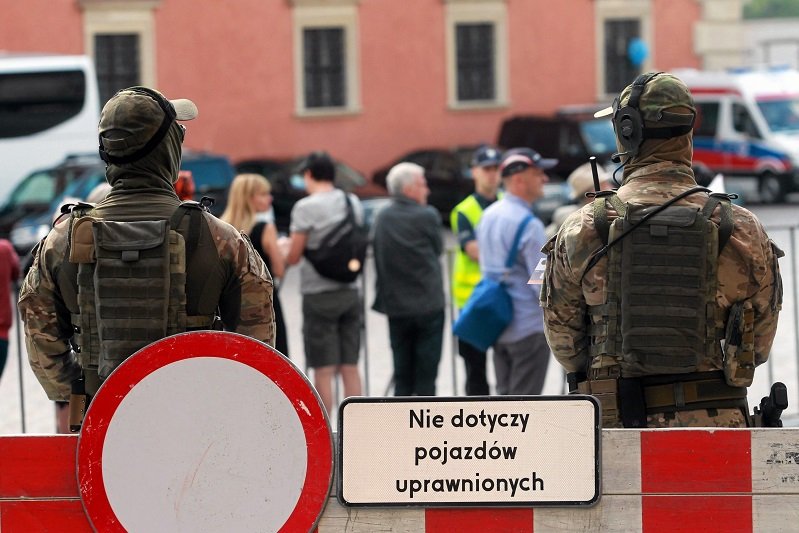 Służby zostały postawione w stan podwyższonej gotowości.