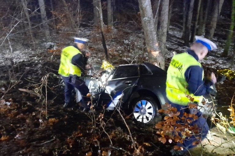 Do tragicznego wypadku doszło we wtorkowy wieczór koło miejscowości Kościerzyna.