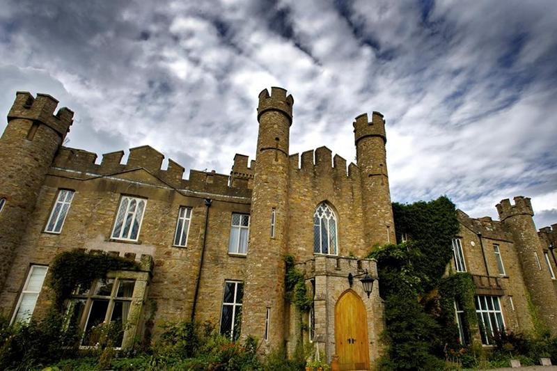 Wynająć można nawet prawdziwy zamek. To jednak oferta z wyższej półki.