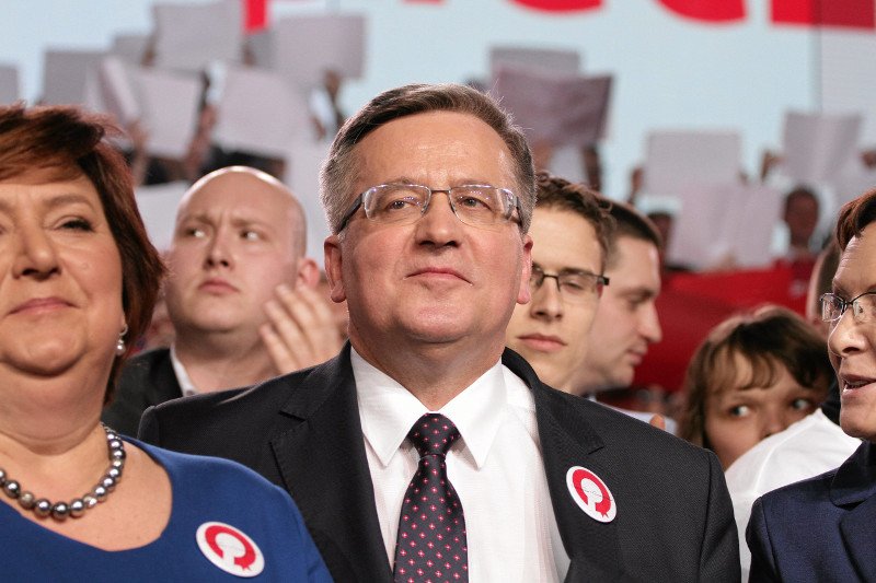 Politycy opozycji krytykują Bronisława Komorowskiego za "show" i wystąpienie oparte na kłamstwach i manipulacji.