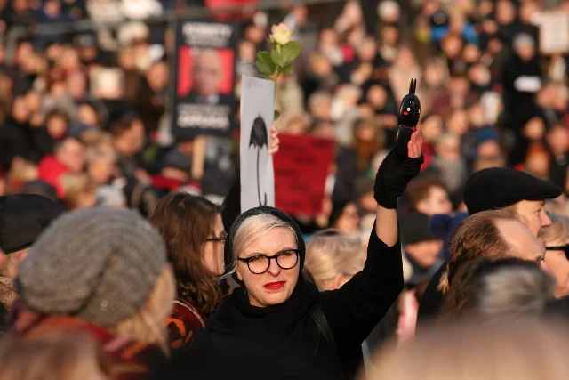 Mamy świętować przyznanie praw kobietom w kraju, w którym dziś się prawa odbiera.