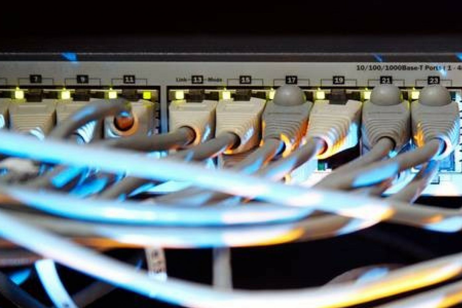 Wiadomo, co spowodowało awarię internetu w Polsce.