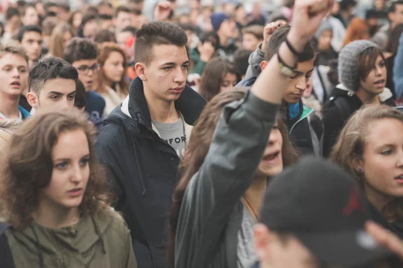 Bronisław Komorowski chce znaleźć pracę dla 100 tys. młodych.