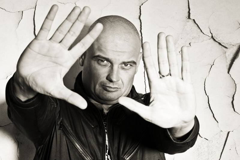 DJ Tiddey opowiada nam o swojej miłości do muzyki..