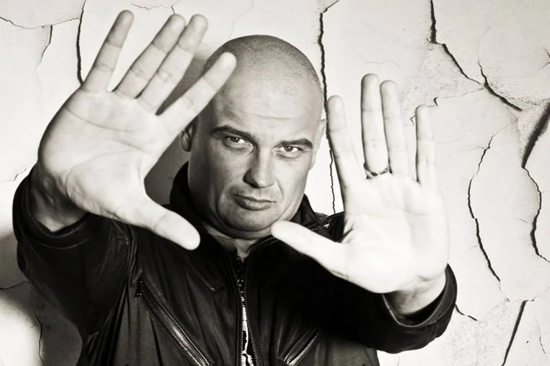 DJ Tiddey opowiada nam o swojej miłości do muzyki..