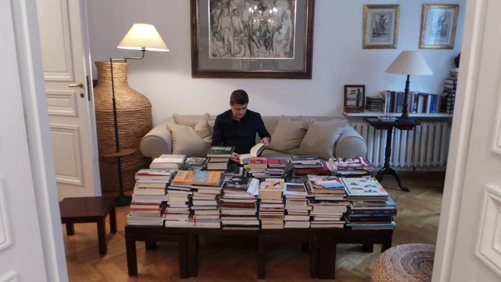 Janusz Palikot w warszawskim mieszkaniu