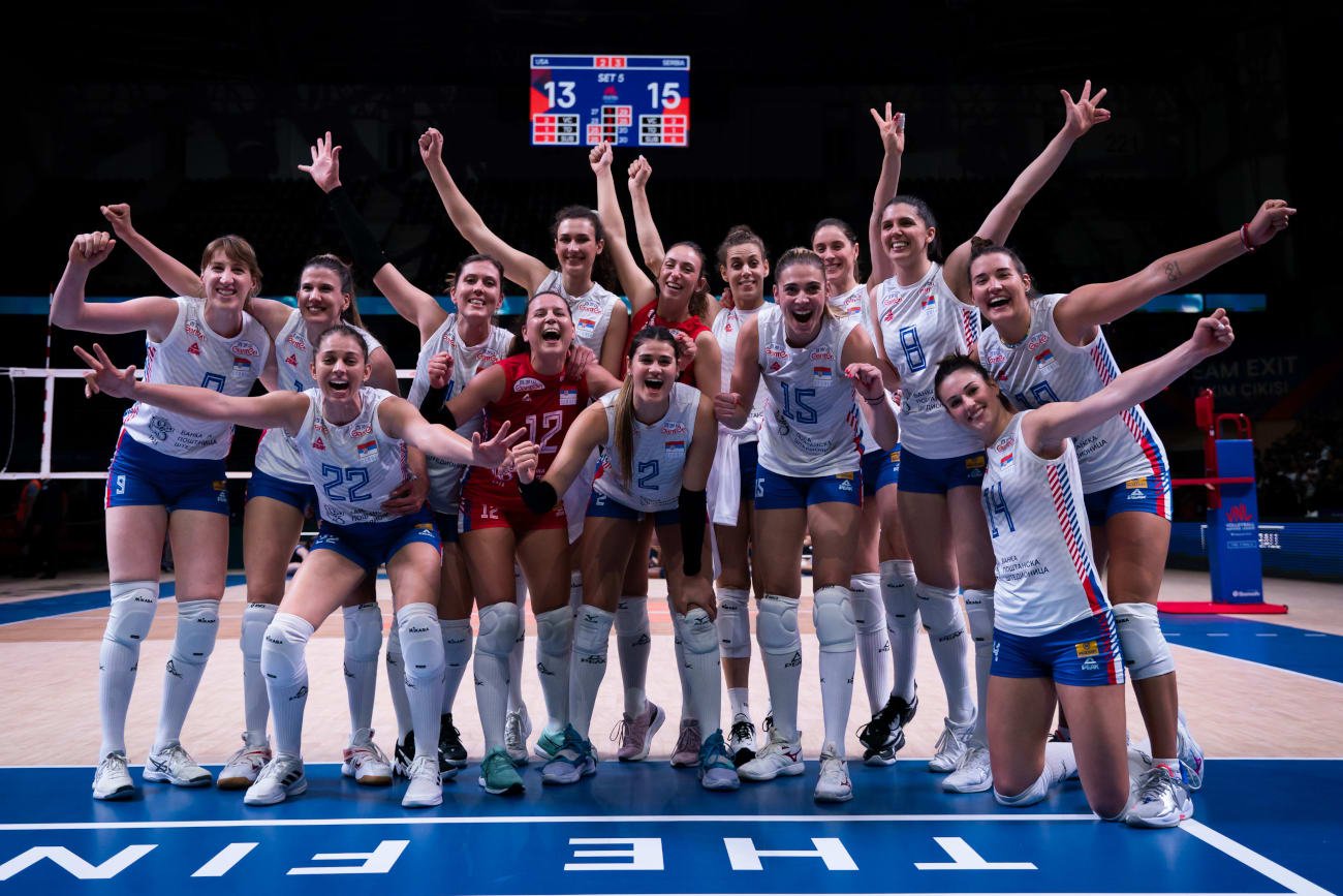 Środowy wieczór w turnieju finałowym Ligi Narodów zakończył się wielkim zwycięstwem reprezentacji Serbii.