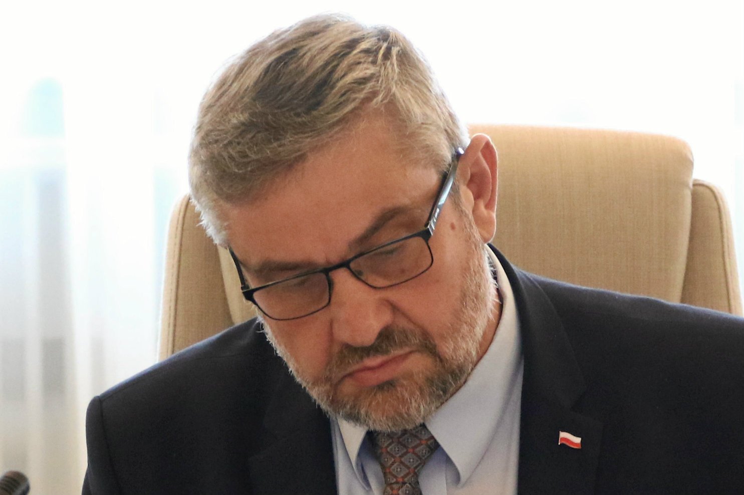 Krzysztof Ardanowski zezwolił na stosowanie pestycydów toksycznych dla pszczół.