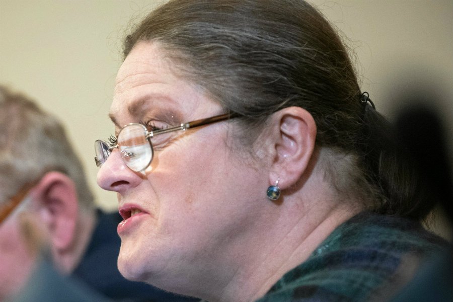 Krystyna Pawłowicz skomentowała na Twitterze całującą się parę prezydencką Francji, Brigitte i Emmanuela Macronów.