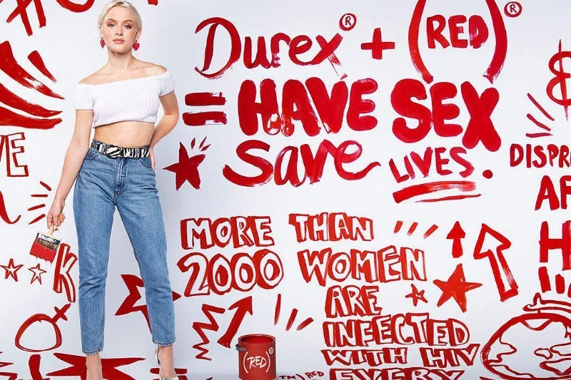 W kampanii wzięła również udział piosenkarka Zara Larsson