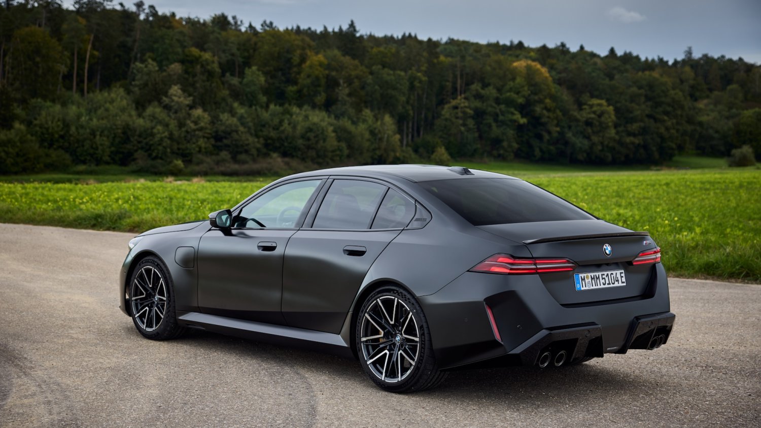 Nowe BMW M5 ma brutalne osiągi i zadziorny design. Zaskoczyło mnie już na pierwszych zakrętach