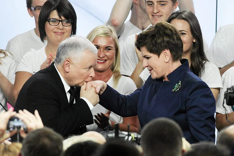 W PiS mówią, że prawdziwe relacje między Beatą Szydło a Jarosławem Kaczyńskim są "toksyczne".