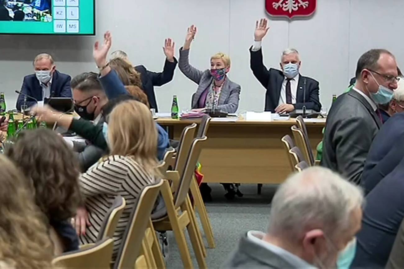 W Sejmie trwa posiedzenie połączonych sejmowych Komisji Edukacji, Nauki i Młodzieży oraz Obrony Narodowej.