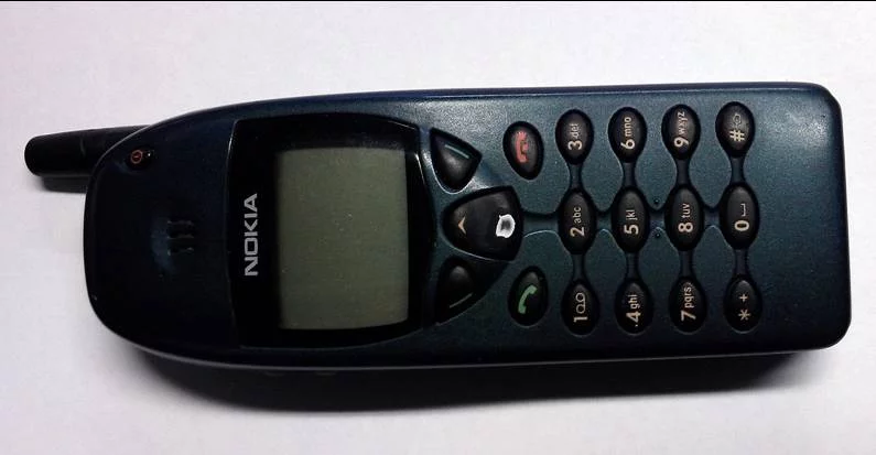 Nokia 6610 - pierwszy telefon komórkowy z grą