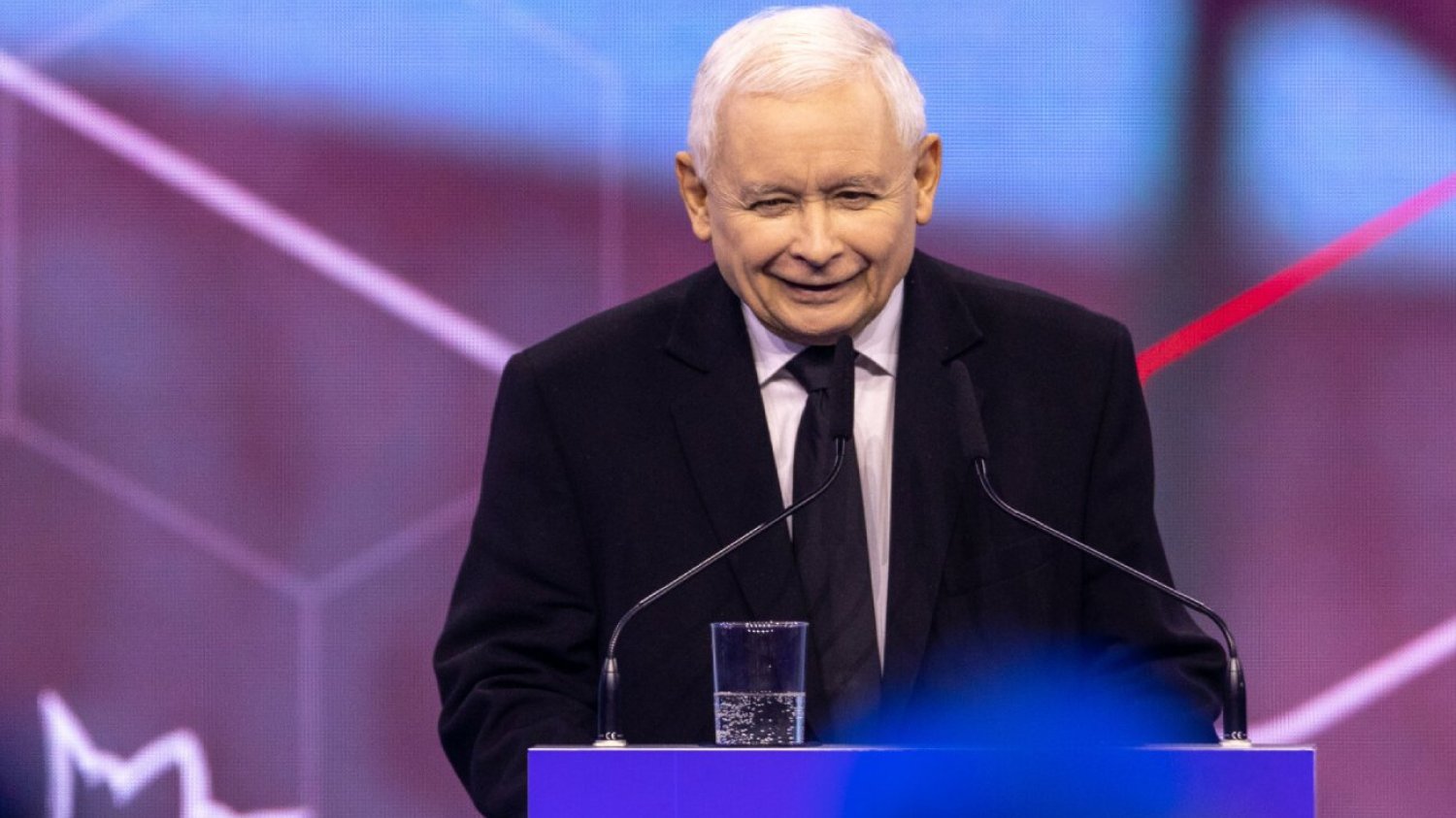 Sondaż. Kaczyński zyskuje przewagę po konwencji PiS.