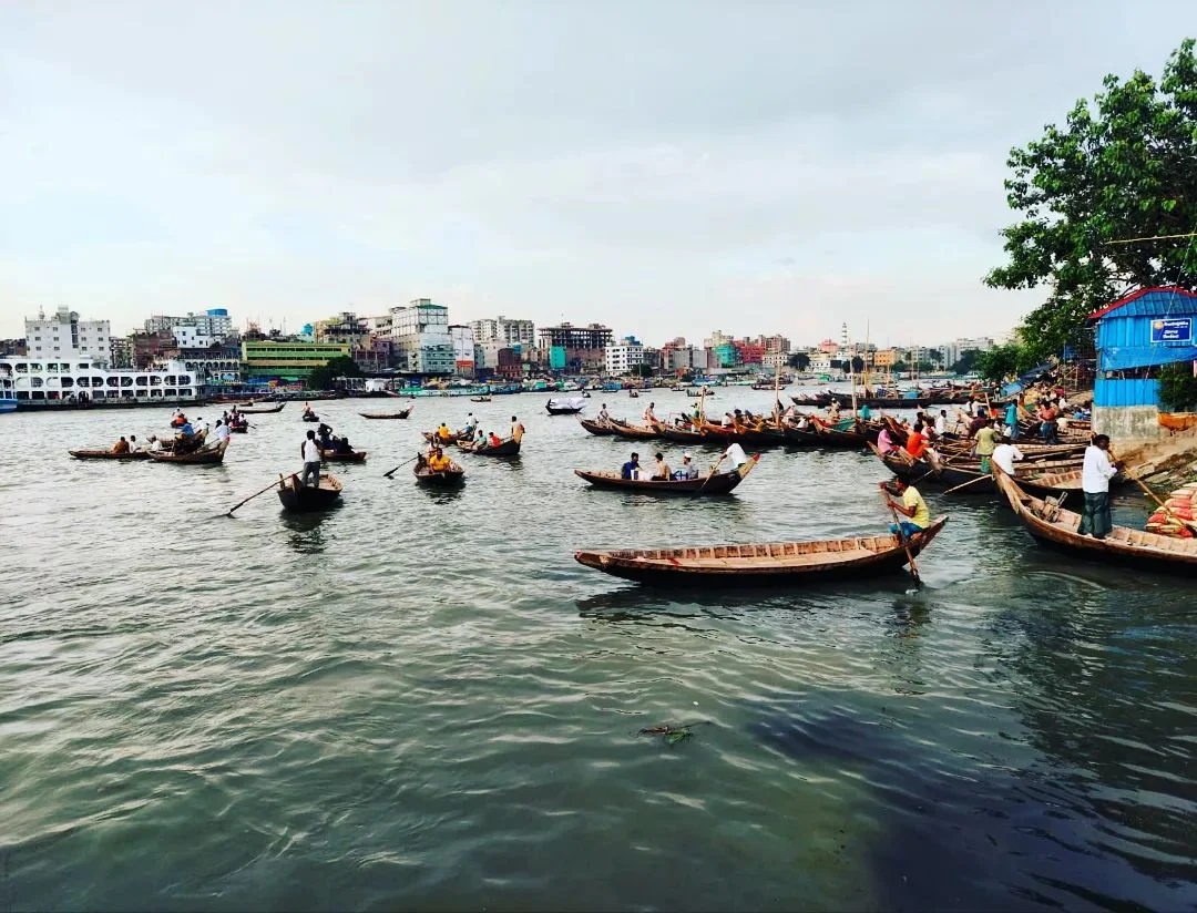 Ruch na rzece Buriganga.