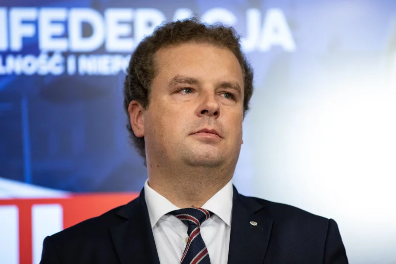 Wpis Jacka Wilka z Konfederacji na temat śp. Lecha Kaczyńskiego wywołał oburzenie w mediach społecznościowych.