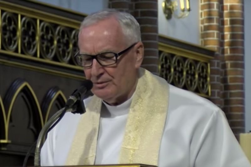 Ksiądz profesor Edward Staniek wygłosił kazanie, w którym życzył papieżowi Franciszkowi śmierci.