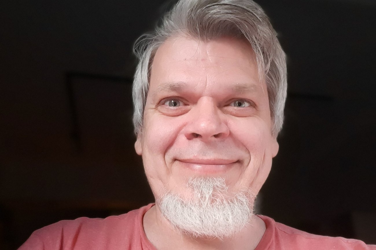 Paweł Czado przez 29 lat był dziennikarzem sportowym. Został listonoszem