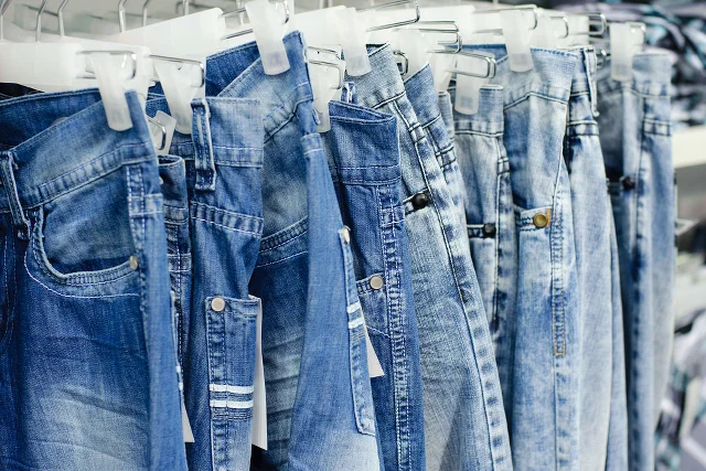 Jak spośród tylu dżinsów znaleźć idealne dla siebie?
