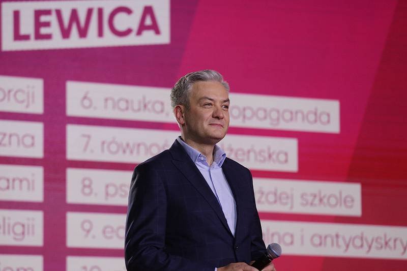 Słowa Roberta Biedronia o losach ustawy ws. ratyfikacji Funduszu Odbudowy i KPO w Senacie nie spodobają się PiS. Jeden z liderów Lewicy popiera wprowadzenie senackich poprawek.