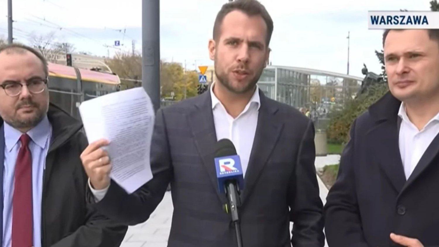 Narracja PiS się sypie. Internet zapłonął po ich konferencji ws. działki pod CPK