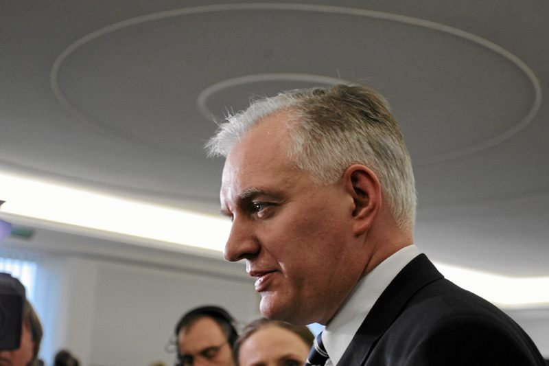 Zdymisjonowany minister sprawiedliwości Jarosław Gowin mówi, że premier był zbyt wrażliwy na sygnały "salonów medialnych"
