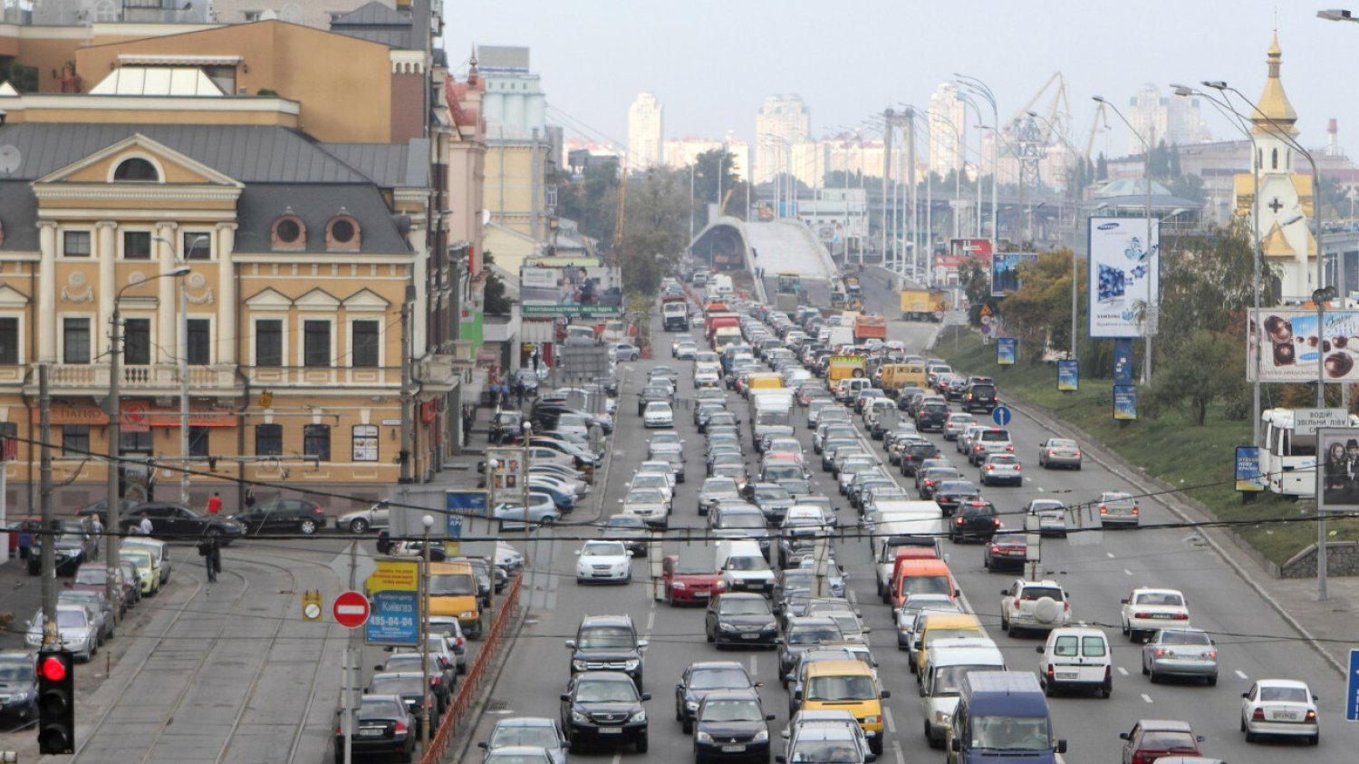 Polska może liczyć się z napływem fali uchodźców z Ukrainy. Uciekają oni przed atakami ze strony Rosji. Oprócz dachu nad głową wielu osobom trzeba będzie zapewnić też opiekę medyczną.
