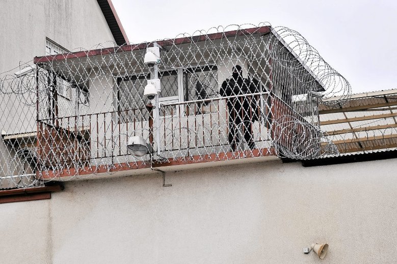 Stanowisko stracił wiceszef zakładu karnego w Złotowie. Dwóch strażników zawieszono.