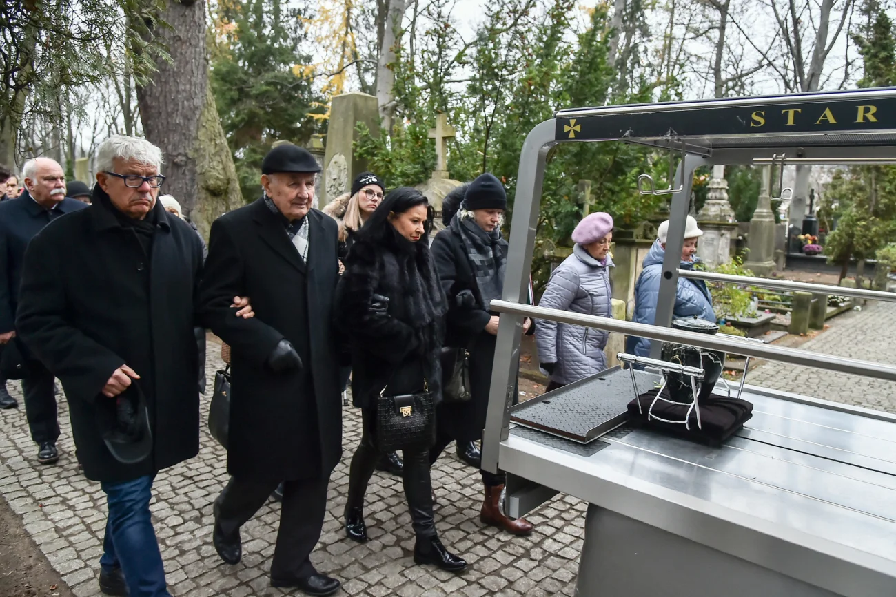 Rodzina Jerzego Połomskiego pominięta na pogrzebie? Mają żal do menadżerki
