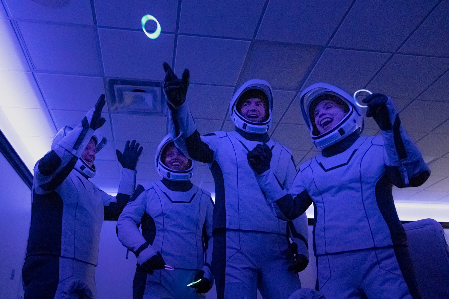 Kto był na pokładzie Inspiration4? Hayley Arceneaux, Jared Isaacman, Sian Proctor i Christopher Sembroski to załoga statku.