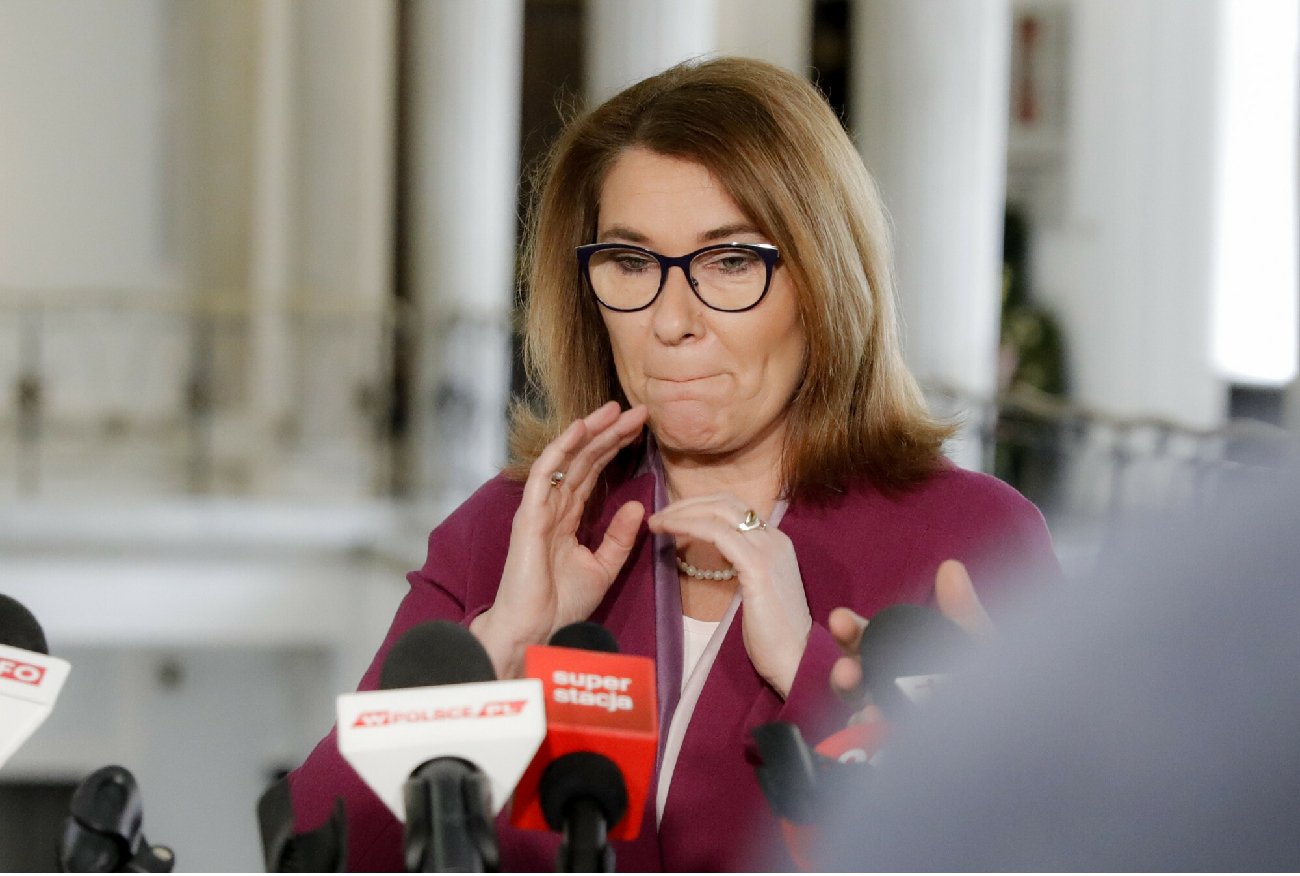 Beata Mazurek odpowiada sama sobie ws Przemysława Czarnka.