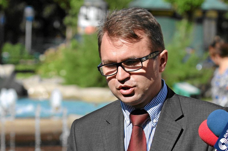 Zbigniew Girzyński miał wypadek samochodowy. Strażacy wyciągnęli posła PiS ze zgniecionego samochodu