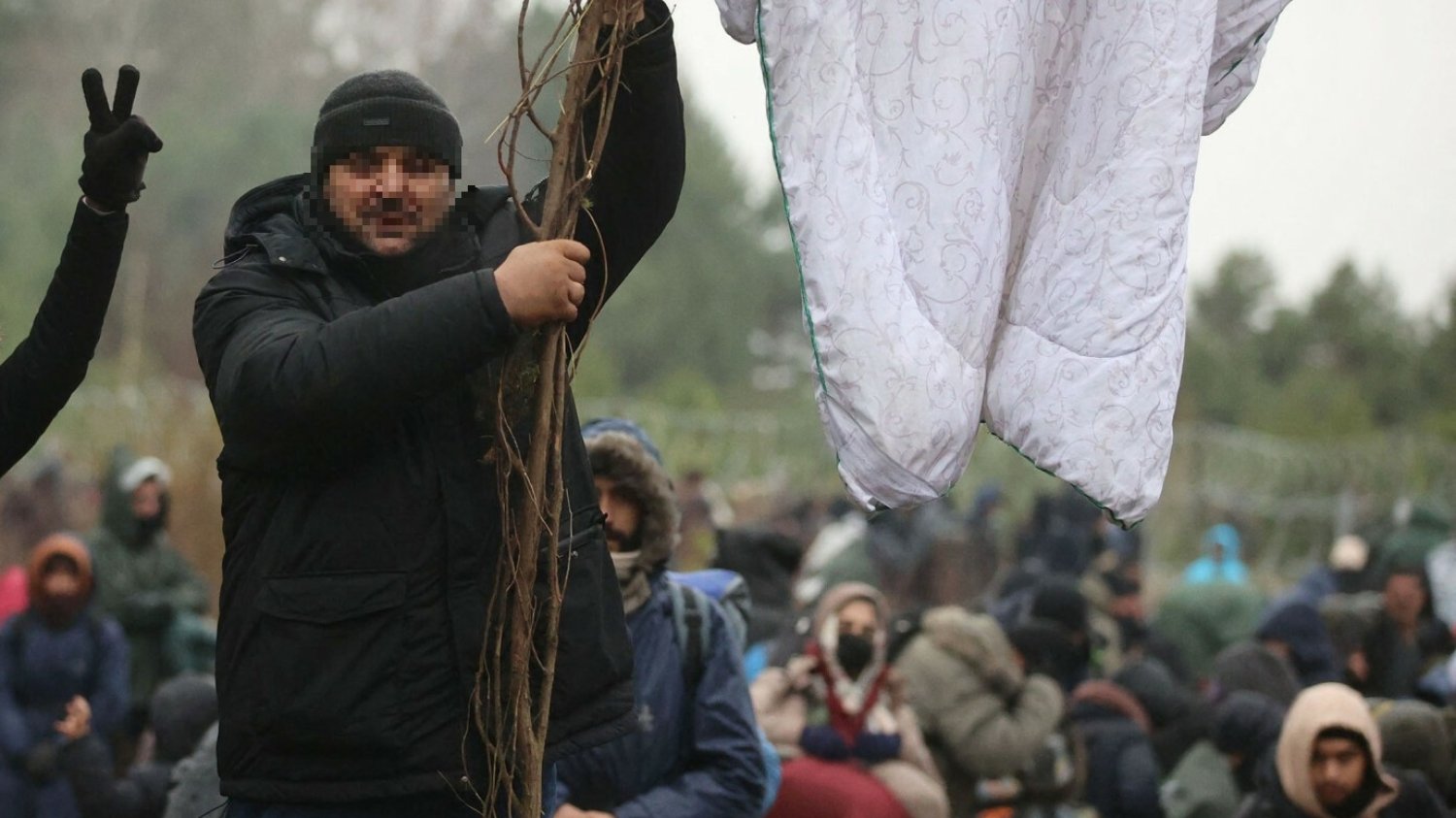 PiS chce referendum ws. paktu migracyjnego. "Sprawa się rypła"
