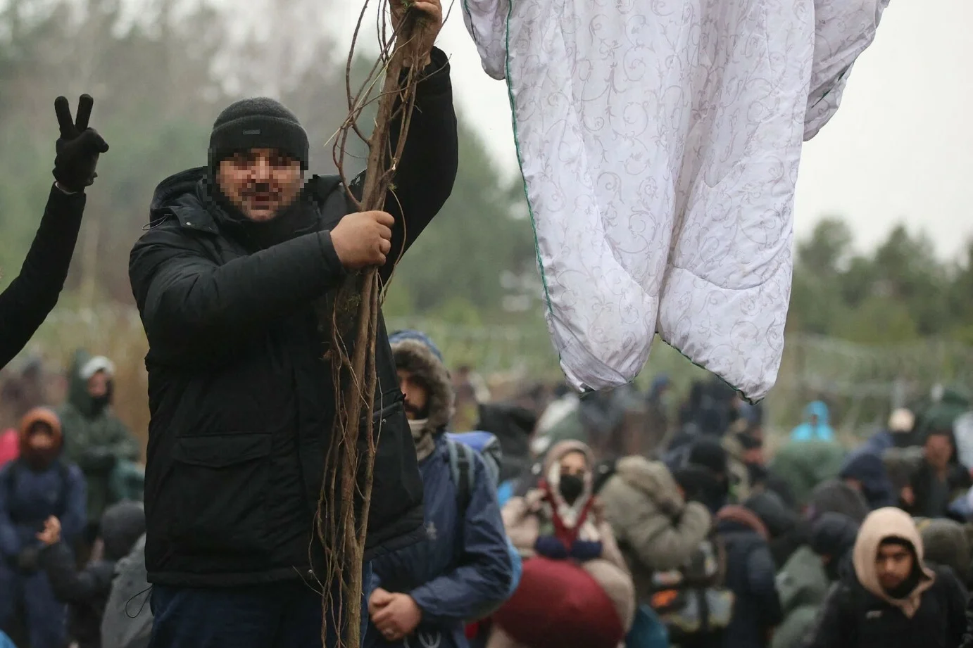 PiS chce referendum ws. paktu migracyjnego. "Sprawa się rypła"