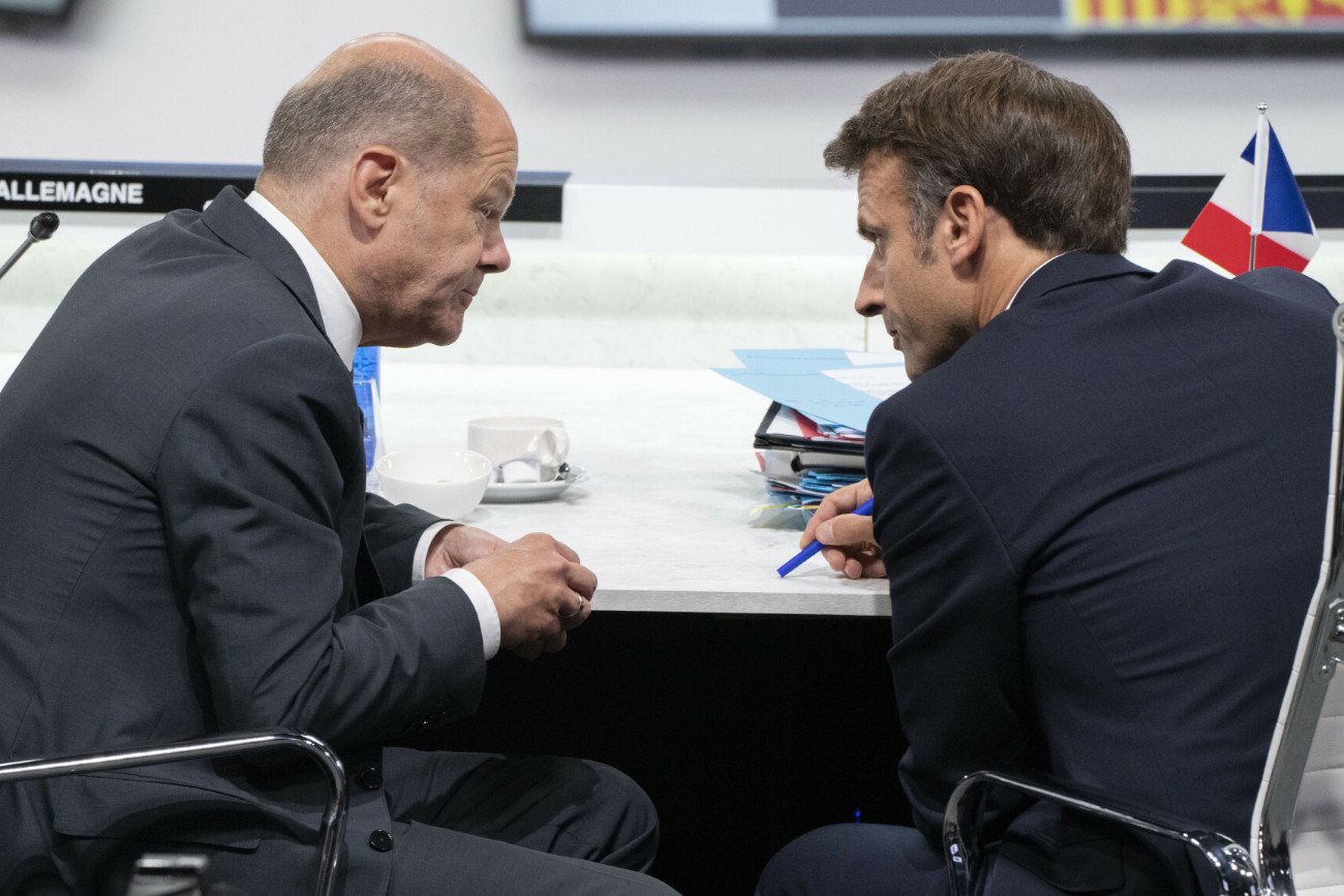 Emmanuel Macron i Olaf Scholz